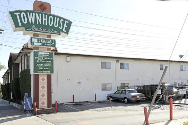 Townhouse Artesia property